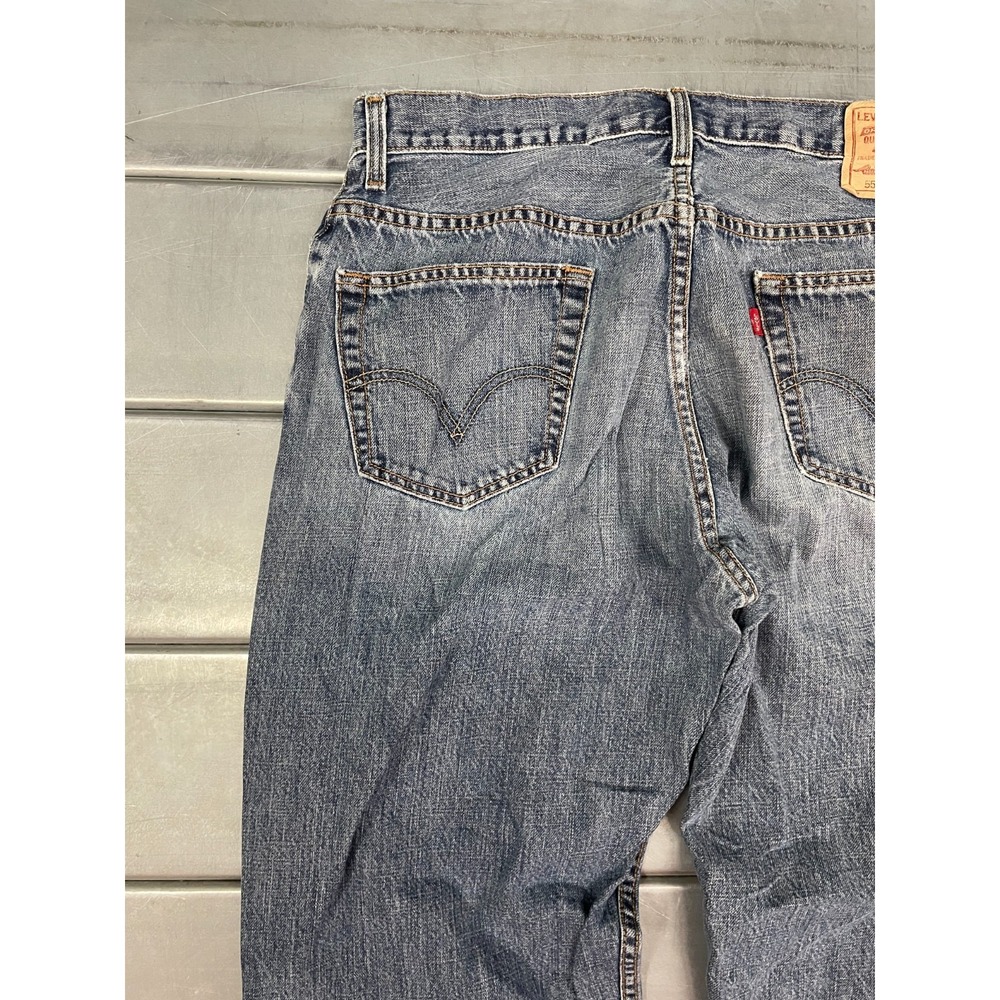 Levis 559 Jeans Mens 34x30 Blue Medium Wash Relaxed Straight Fit 100% Cotton - Picture 13 of 16